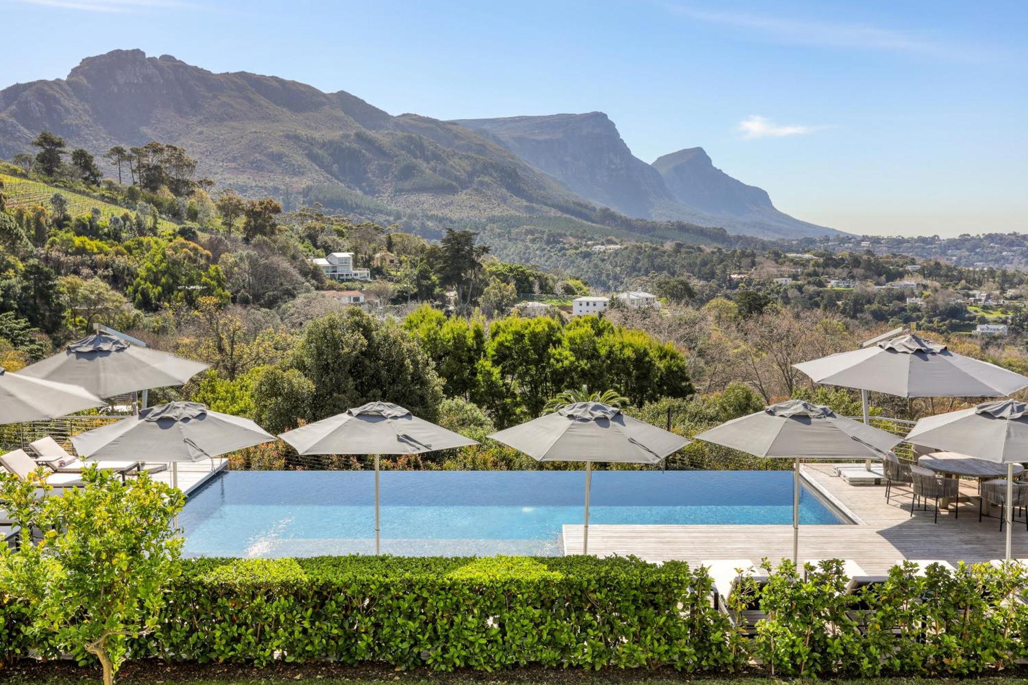 Lion View Private Luxury Retreat